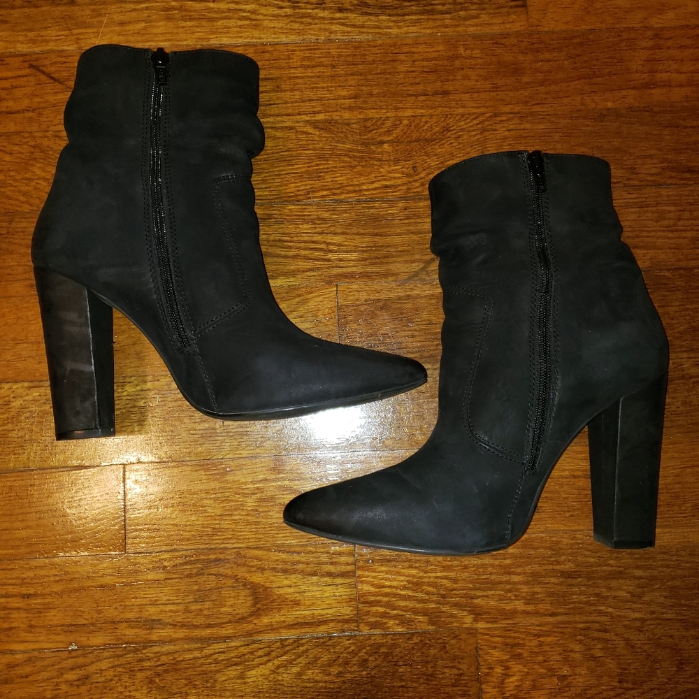 Ruling Black Bootie - Picture 3 of 6